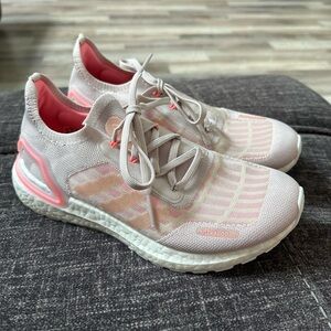 Adidas Ultraboost Size 6 1/2